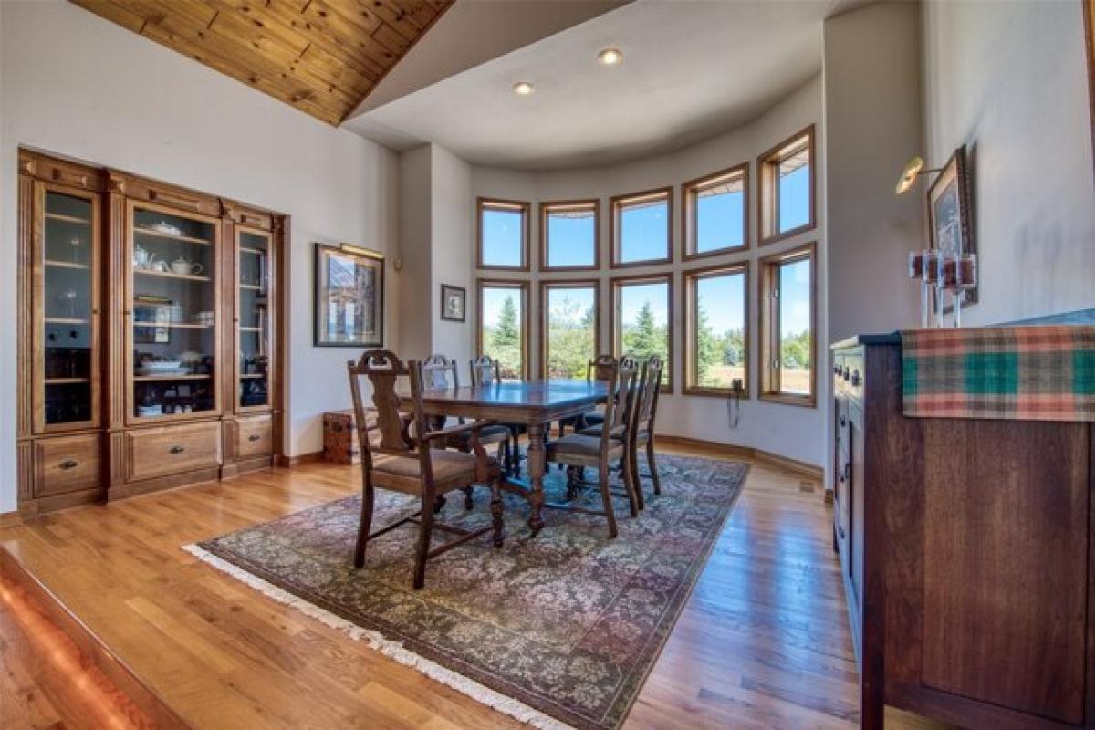 Picture of Home For Sale in Hamilton, Montana, United States