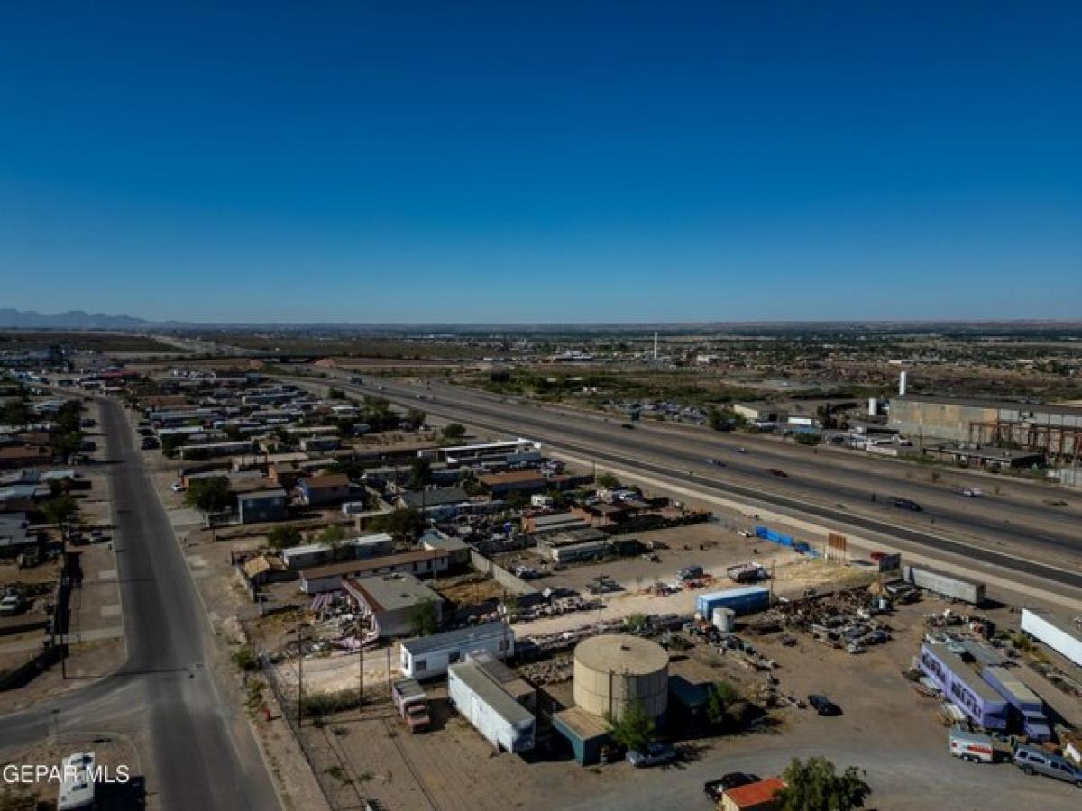 Picture of Residential Land For Sale in Canutillo, Texas, United States