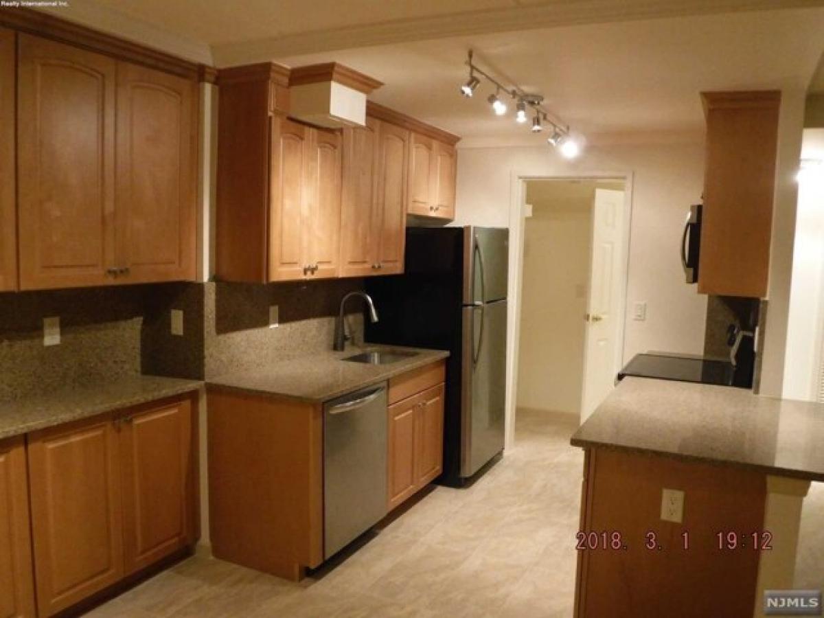 Picture of Home For Rent in Fort Lee, New Jersey, United States