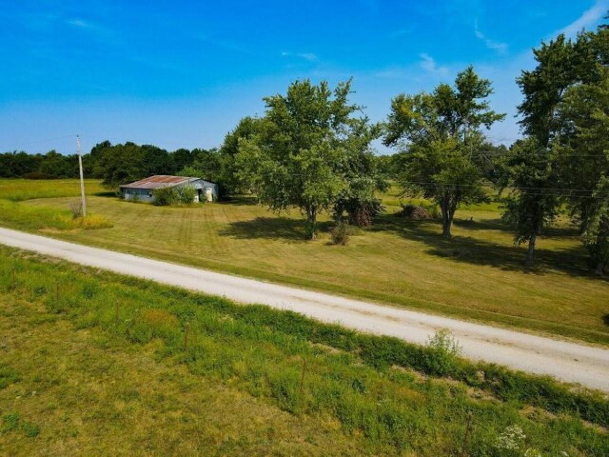 Picture of Residential Land For Sale in Adrian, Missouri, United States