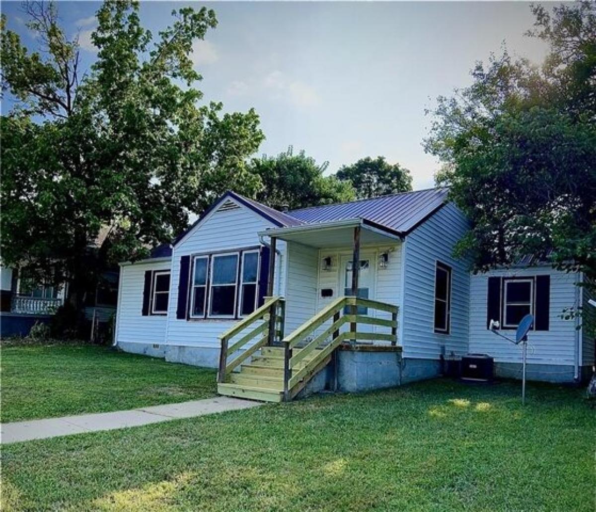 Picture of Home For Sale in Fort Scott, Kansas, United States