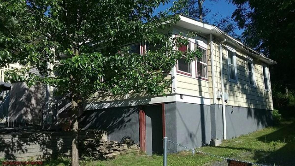 Picture of Home For Sale in Harveys Lake, Pennsylvania, United States