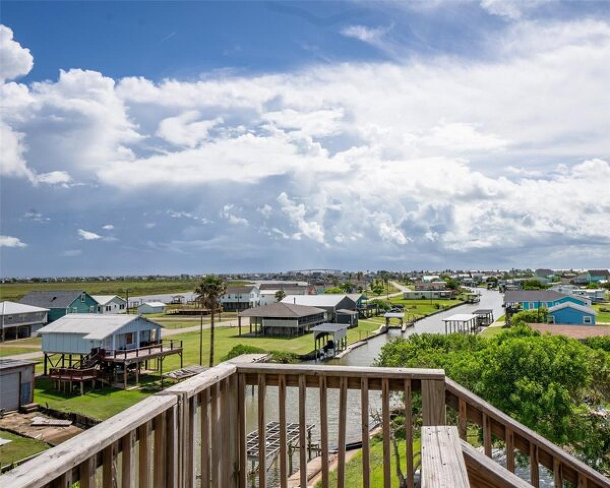 Picture of Home For Sale in Sargent, Texas, United States