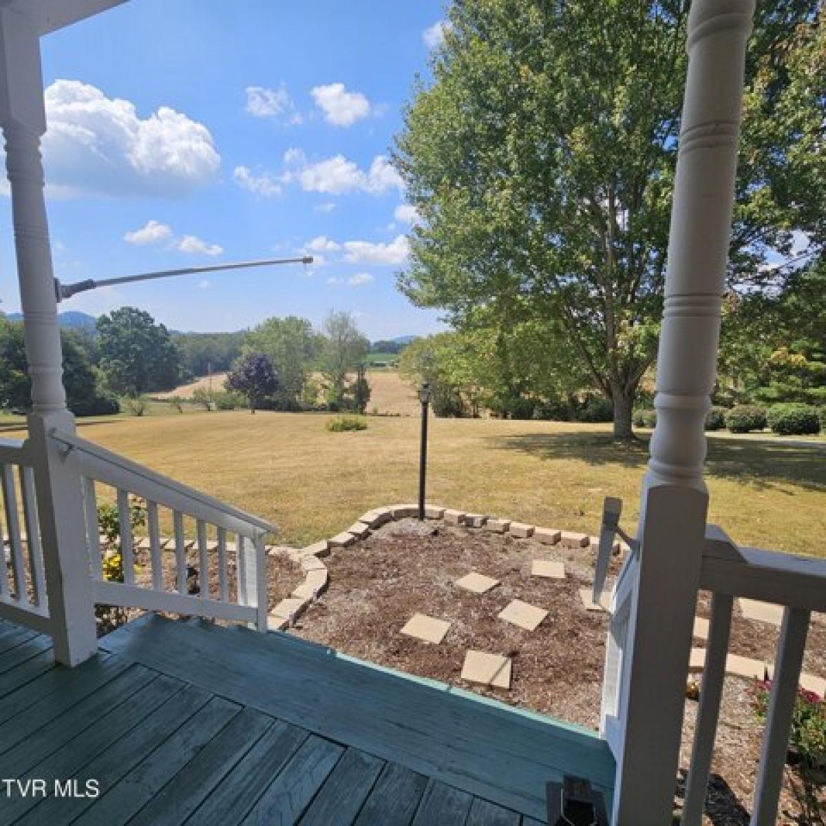 Picture of Home For Sale in Glade Spring, Virginia, United States