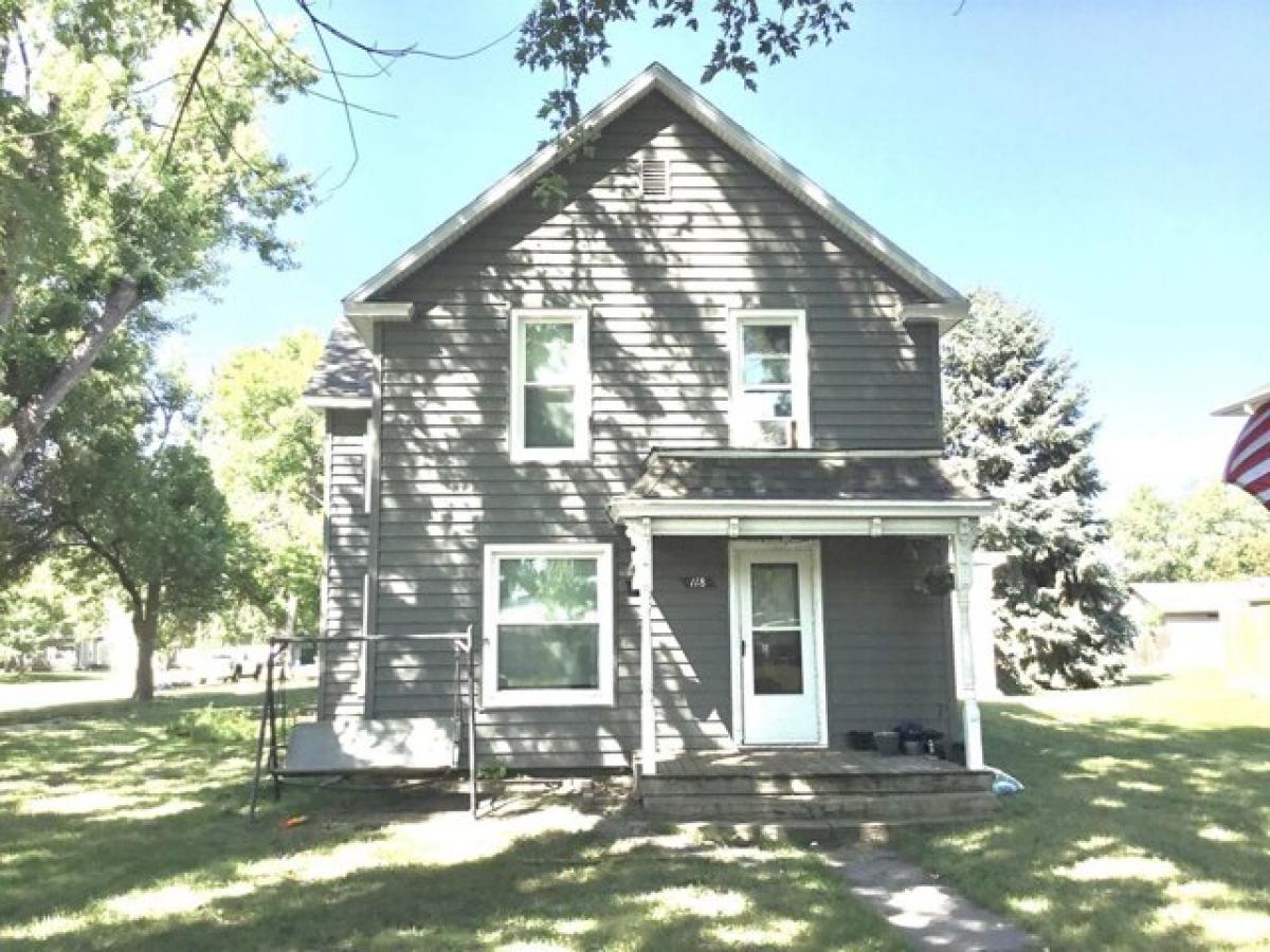 Picture of Home For Sale in Meadow Grove, Nebraska, United States