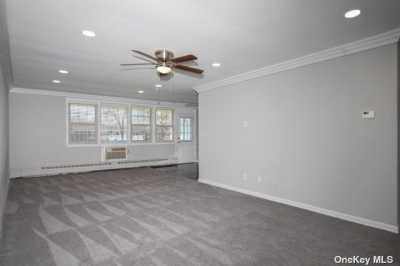 Apartment For Rent in Hewlett, New York