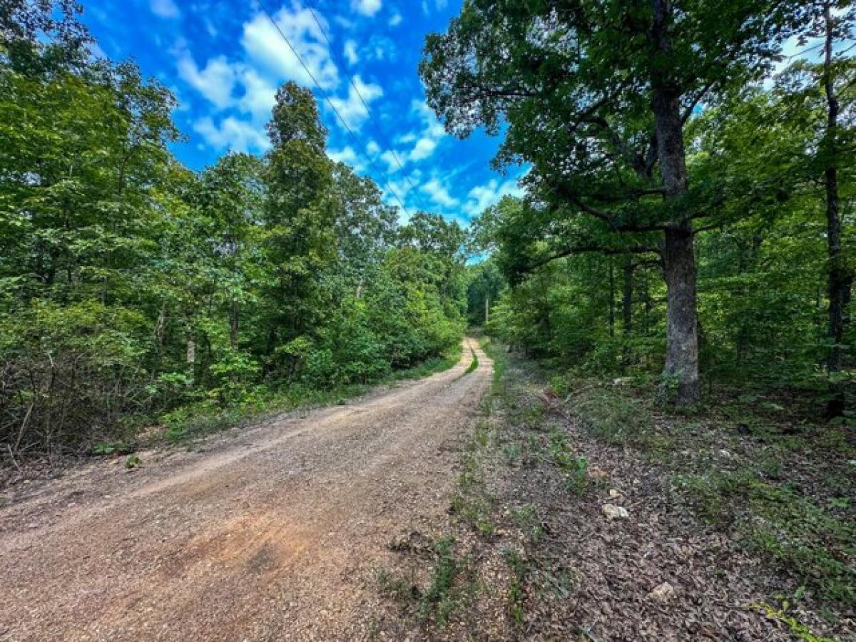 Picture of Residential Land For Sale in Eldon, Missouri, United States