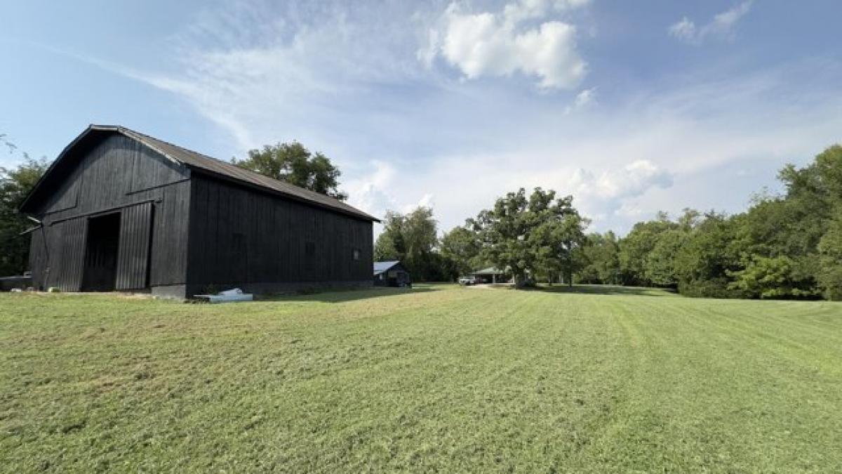 Picture of Home For Sale in Berea, Kentucky, United States