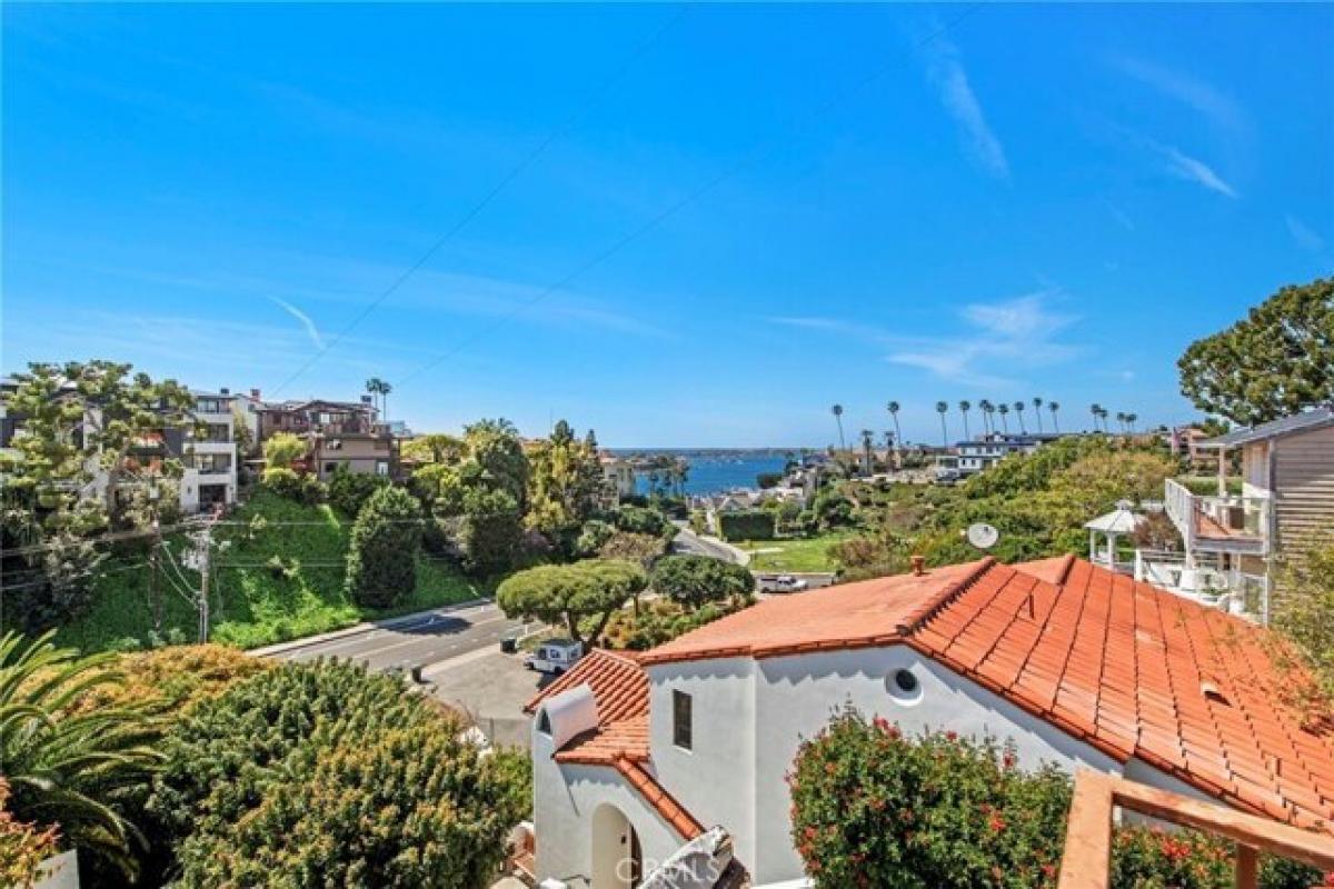 Picture of Home For Sale in Corona del Mar, California, United States