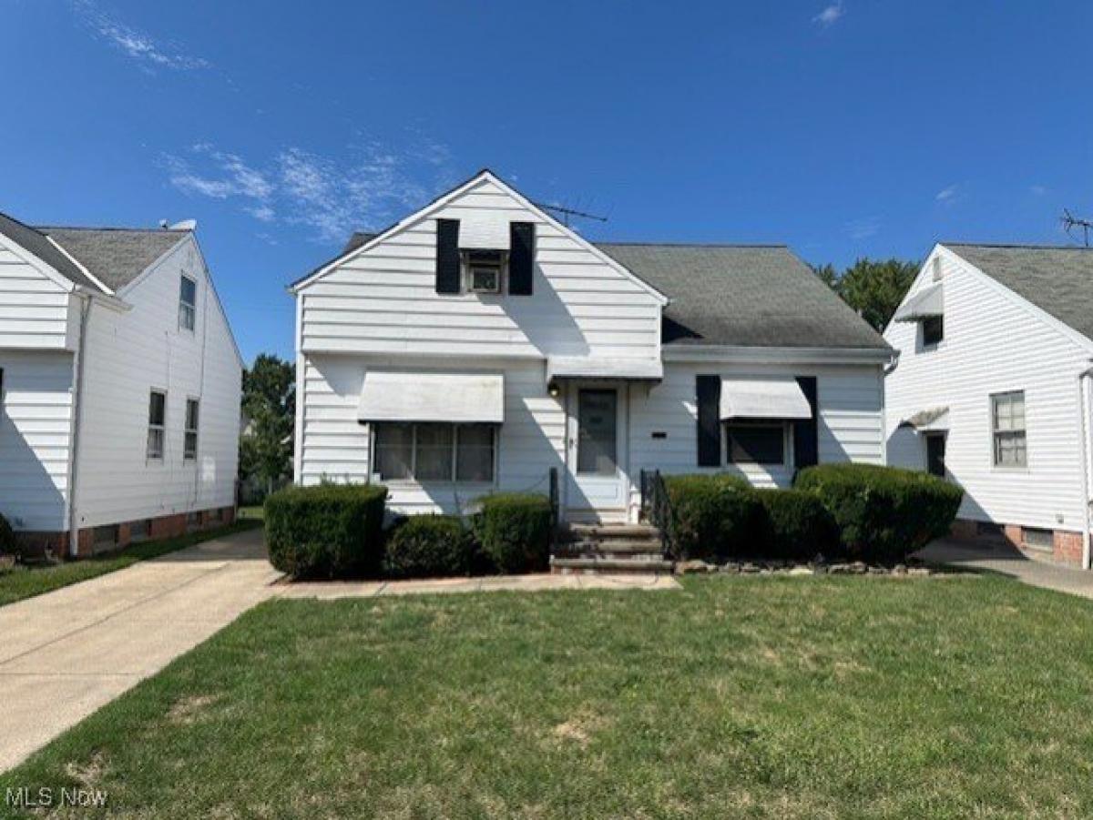 Picture of Home For Sale in Maple Heights, Ohio, United States