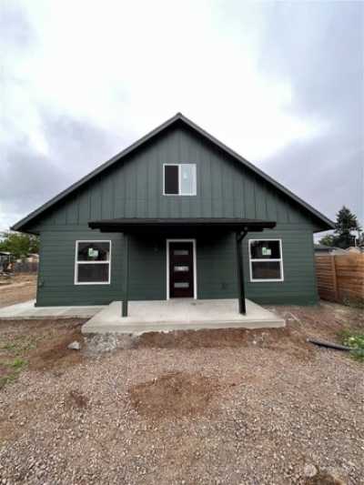 Home For Sale in Kelso, Washington