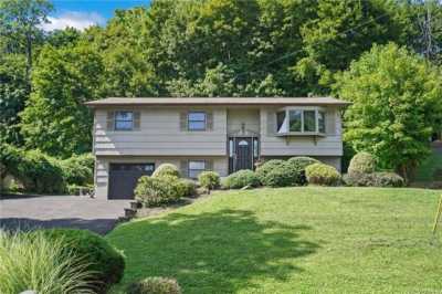 Home For Sale in Thiells, New York