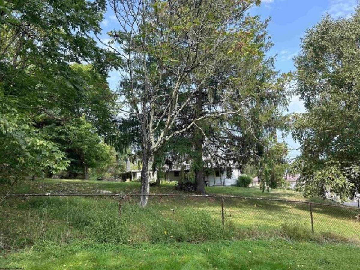 Picture of Home For Sale in Fairmont, West Virginia, United States