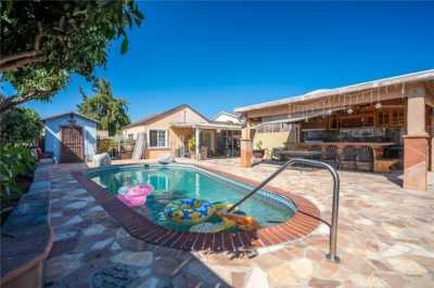 Home For Sale in Inglewood, California