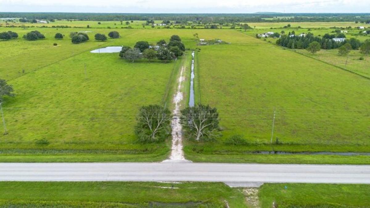 Picture of Home For Sale in Okeechobee, Florida, United States