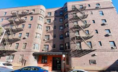 Apartment For Rent in Elmhurst, New York