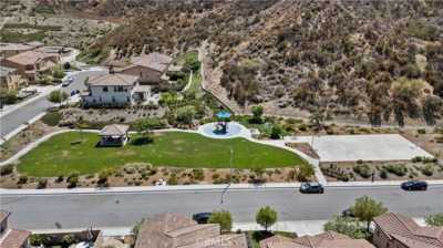 Home For Sale in Saugus, California