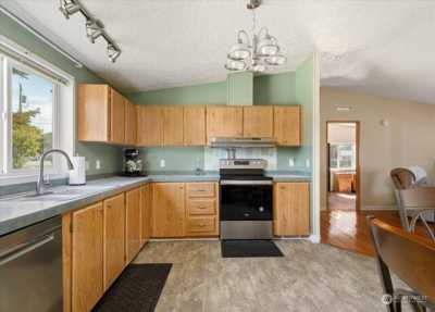 Home For Sale in Oak Harbor, Washington