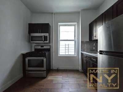 Apartment For Rent in Woodside, New York