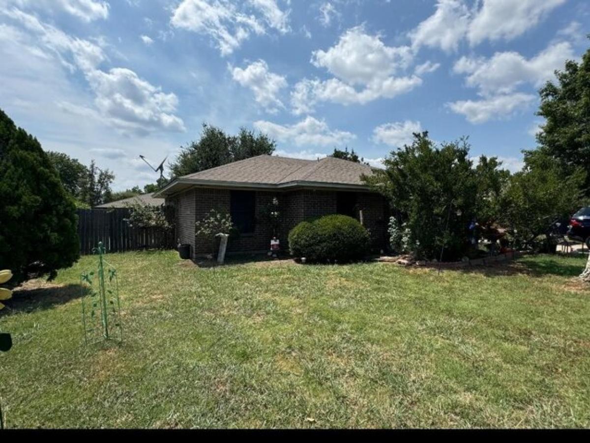 Picture of Home For Sale in Sanger, Texas, United States