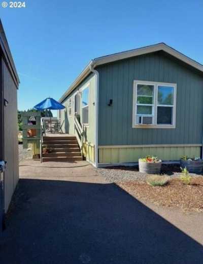 Home For Sale in Sublimity, Oregon