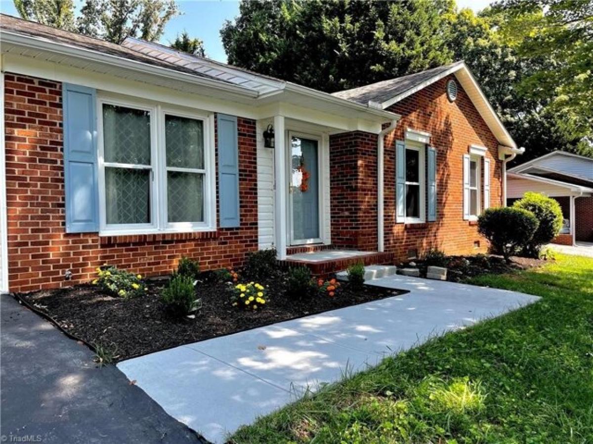 Picture of Home For Sale in King, North Carolina, United States