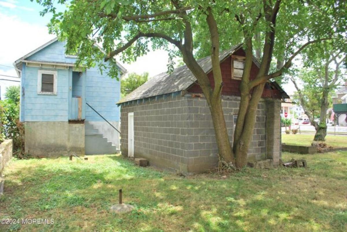 Picture of Home For Sale in Union Beach, New Jersey, United States