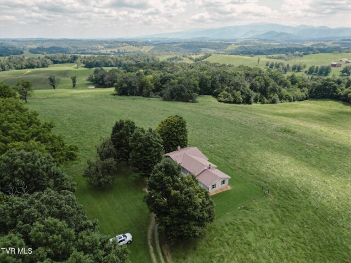 Picture of Home For Sale in Greeneville, Tennessee, United States