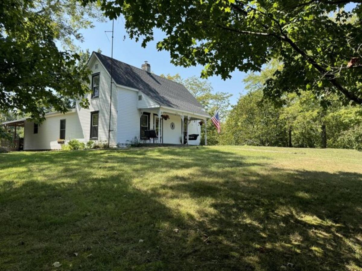 Picture of Home For Sale in Lawrenceburg, Kentucky, United States