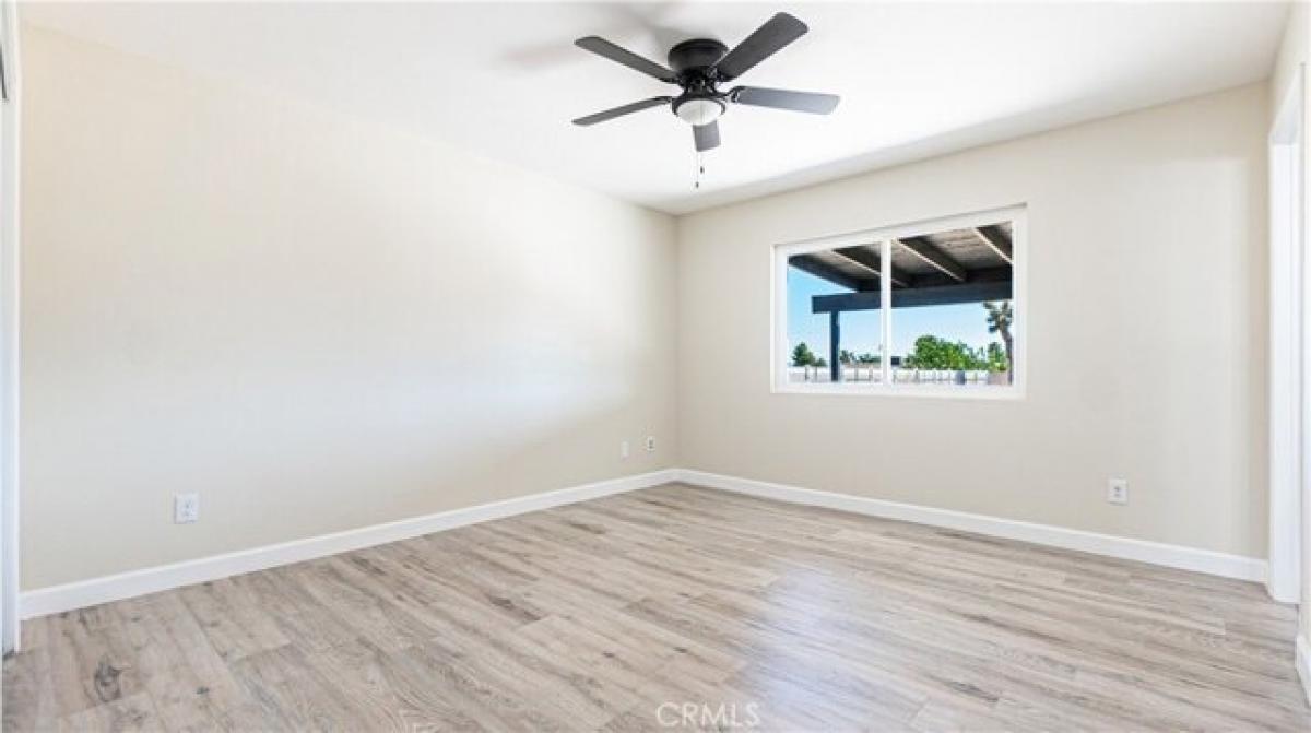 Picture of Home For Sale in Hesperia, California, United States