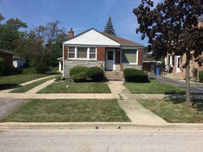 Home For Sale in Hillside, Illinois