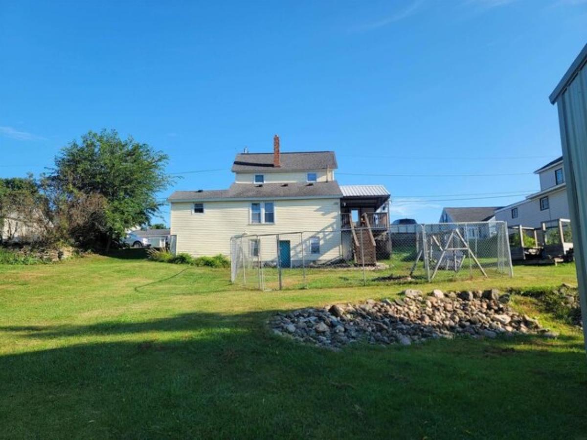 Picture of Home For Sale in West Union, Iowa, United States