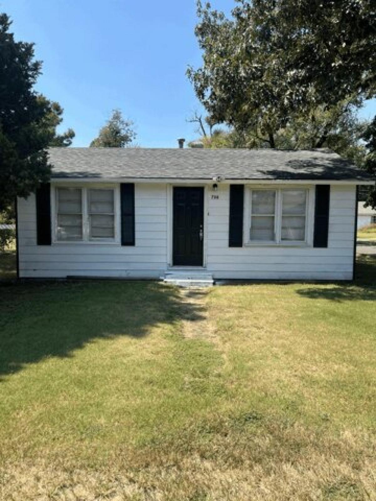 Picture of Home For Sale in Bernie, Missouri, United States