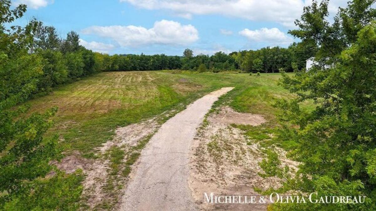 Picture of Residential Land For Sale in Caledonia, Michigan, United States