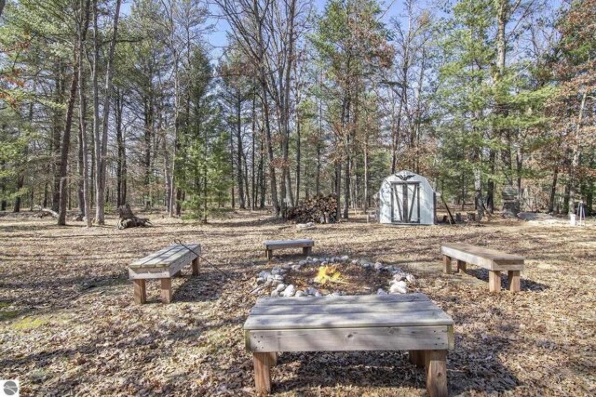 Picture of Home For Sale in Baldwin, Michigan, United States