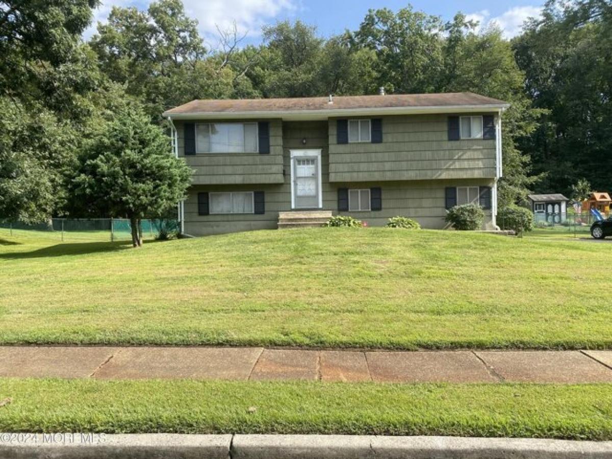 Picture of Home For Sale in Old Bridge, New Jersey, United States