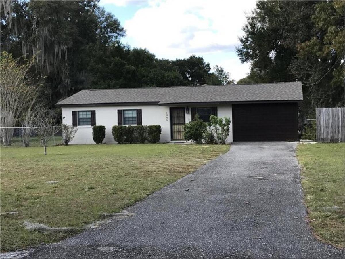 Picture of Home For Sale in Lake Panasoffkee, Florida, United States