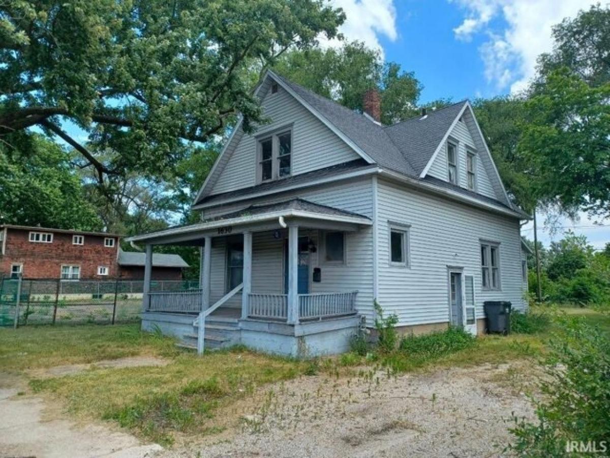 Picture of Home For Sale in Elkhart, Indiana, United States