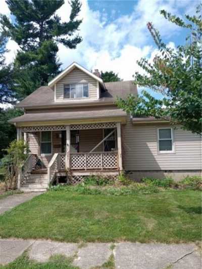 Home For Sale in Grove City, Pennsylvania