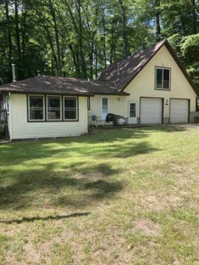 Home For Sale in White Cloud, Michigan