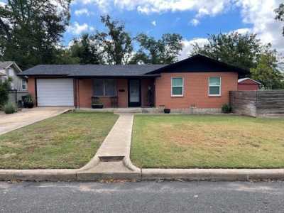 Home For Sale in Fredericksburg, Texas