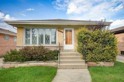 Home For Sale in Norridge, Illinois