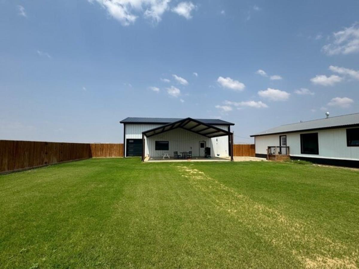 Picture of Home For Sale in Seminole, Texas, United States