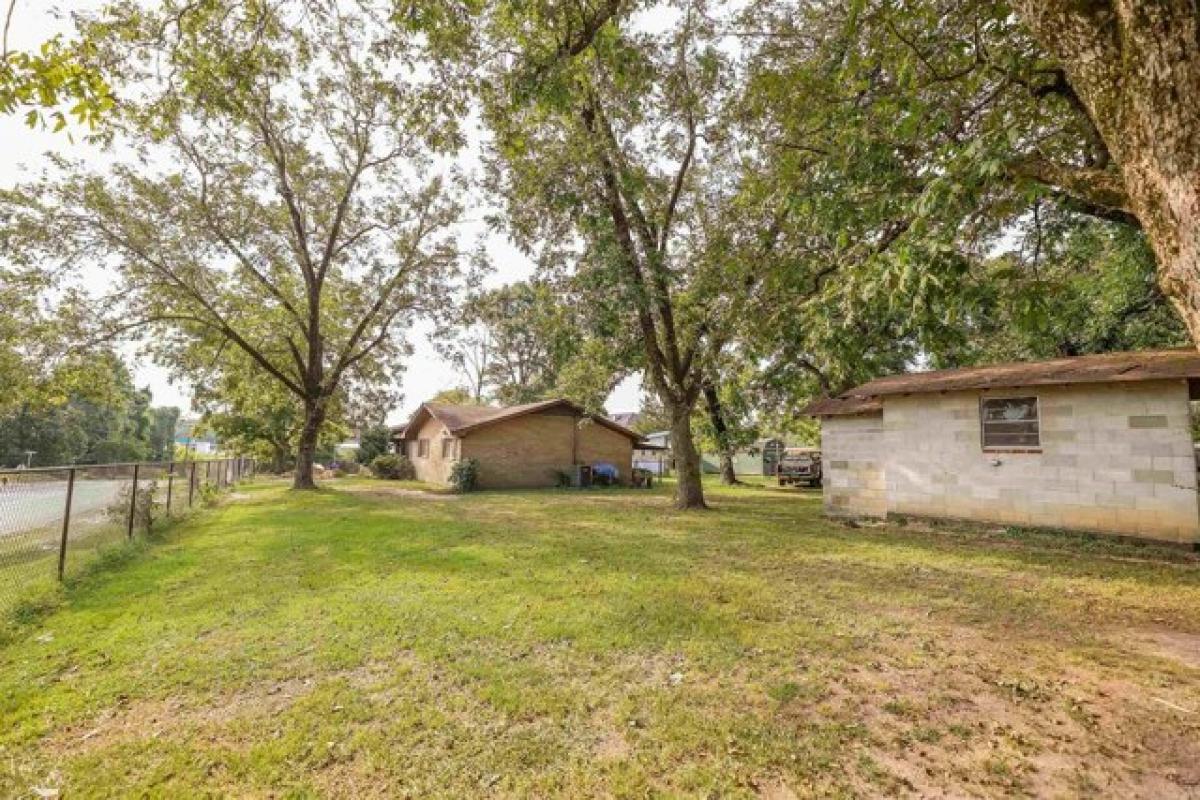 Picture of Home For Sale in Stephens, Arkansas, United States