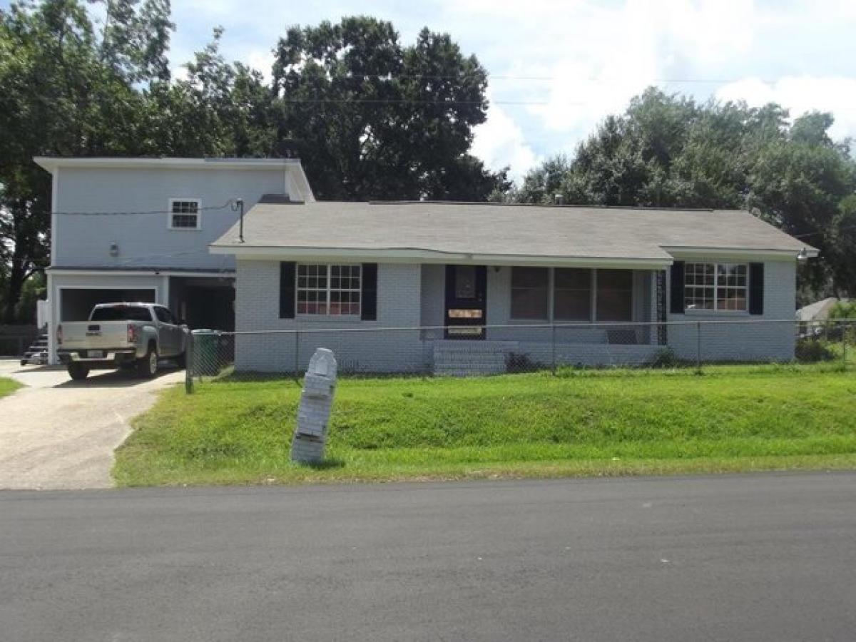 Picture of Home For Sale in Natchez, Mississippi, United States