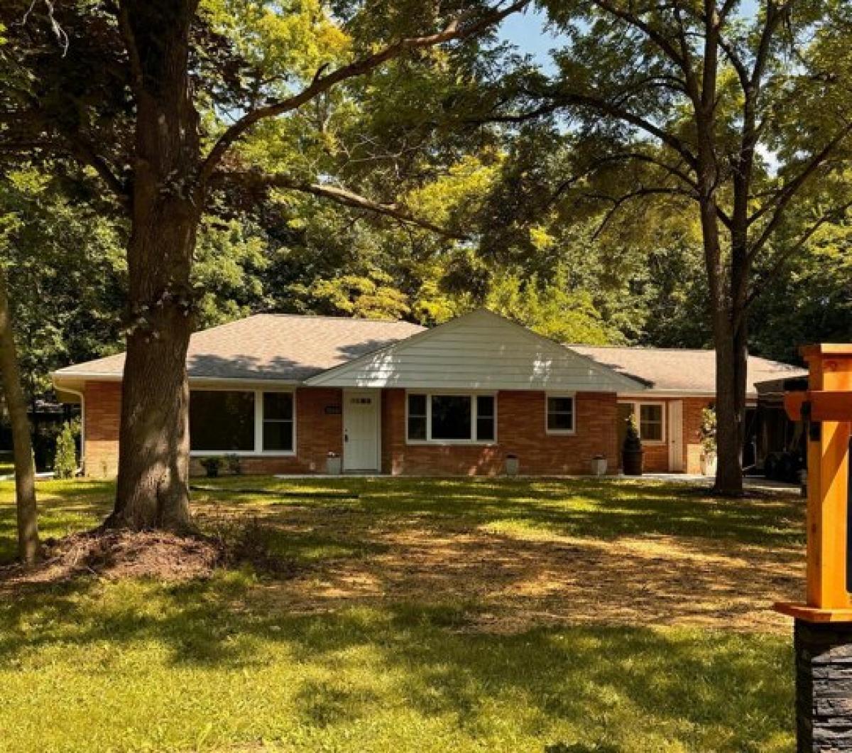 Picture of Home For Sale in Franklin, Wisconsin, United States