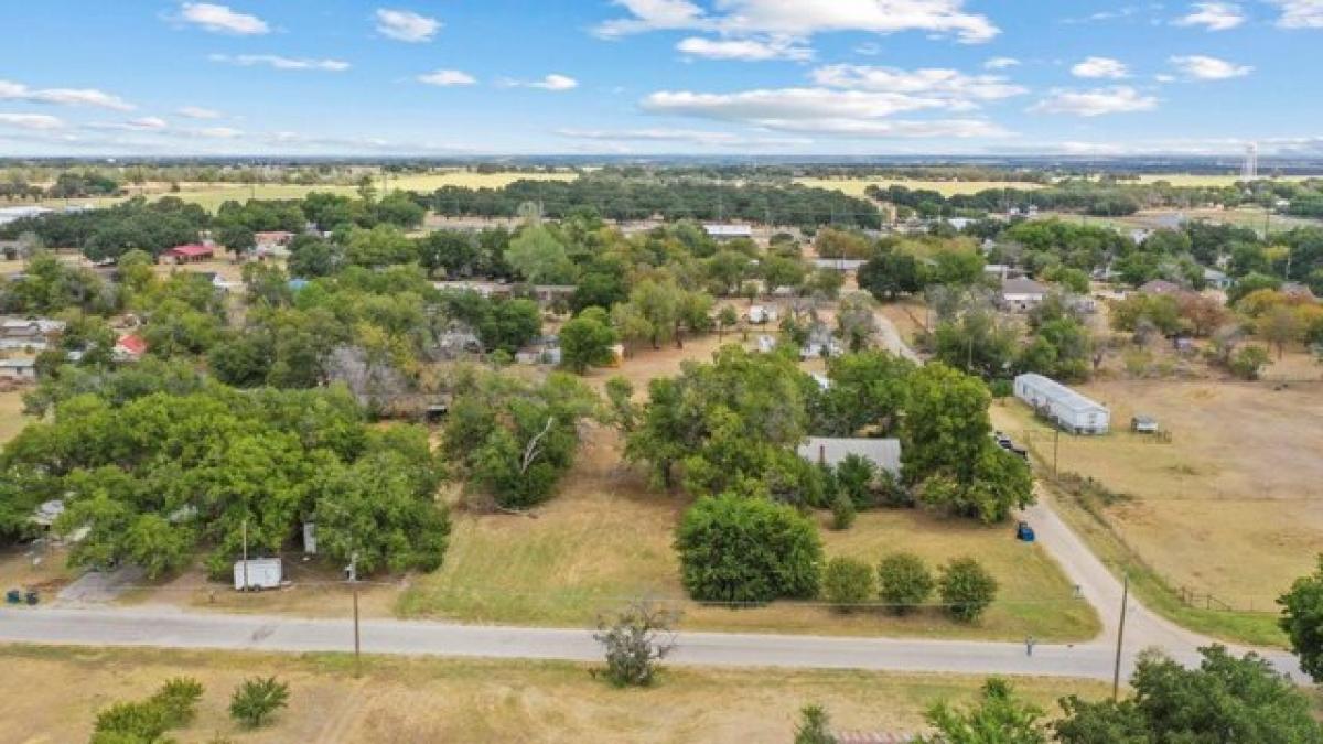 Picture of Home For Sale in De Leon, Texas, United States