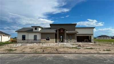 Home For Sale in Weslaco, Texas