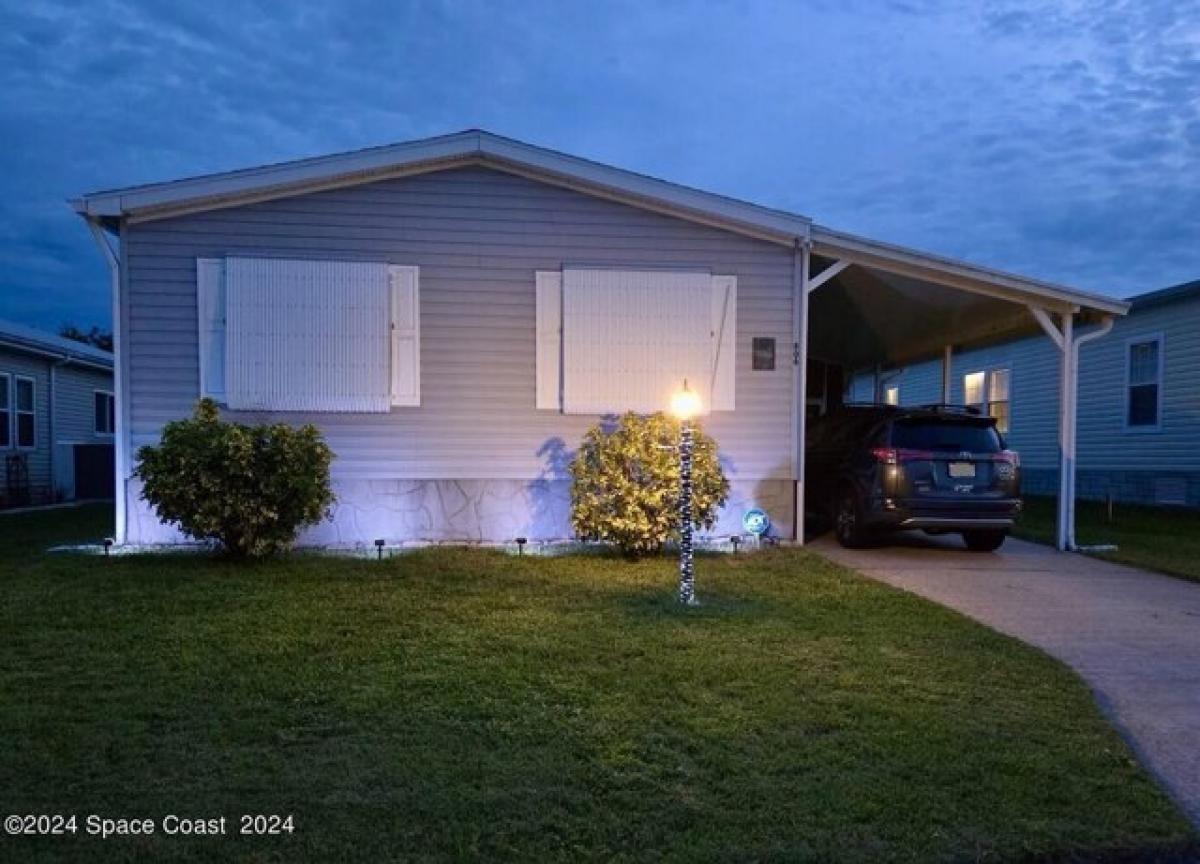 Picture of Home For Sale in Barefoot Bay, Florida, United States