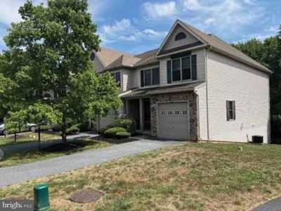 Home For Sale in Lewisberry, Pennsylvania